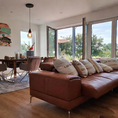 Design Seemoment Mit Kamin Und Panorama-seeblick *