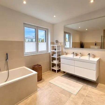 Ferienhaus Design Seemoment Mit Kamin Und Panorama-seeblick Pouch