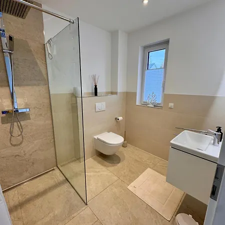 Design Seemoment Mit Kamin Und Panorama-seeblick Ferienhaus Pouch