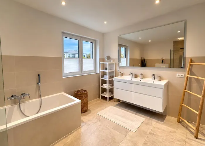 Ferienhaus Design Seemoment Mit Kamin Und Panorama-seeblick Pouch