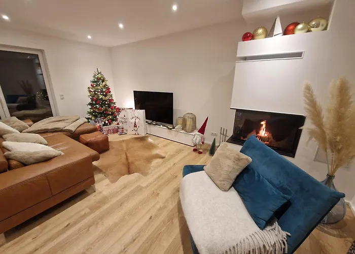 Design Seemoment Mit Kamin Und Panorama-seeblick